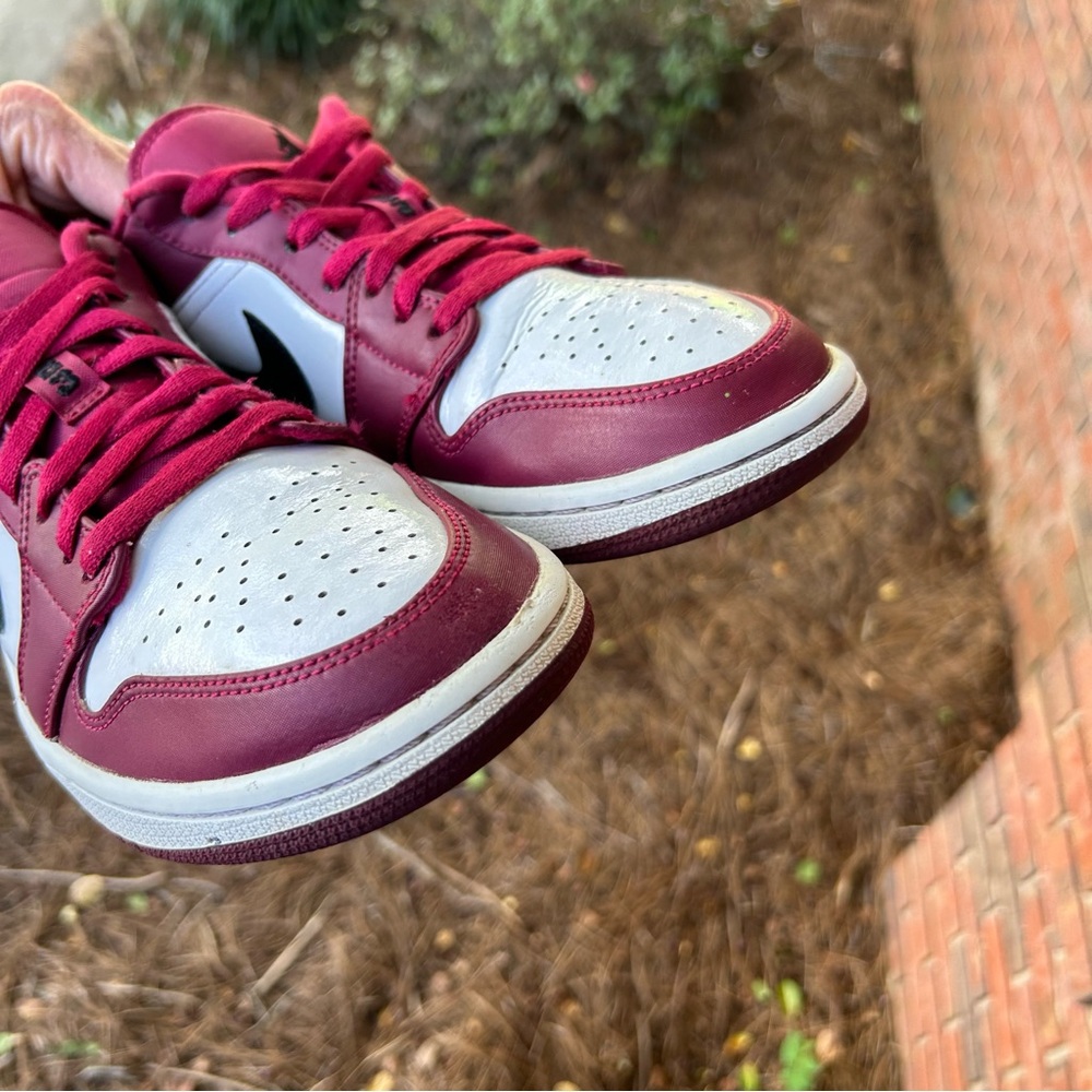 Nike “AIR JORDAN 1 “Noble Red” Men’s size 8.5 Sneakers RARE FIND !! 💰💰 - Picture 9 of 16